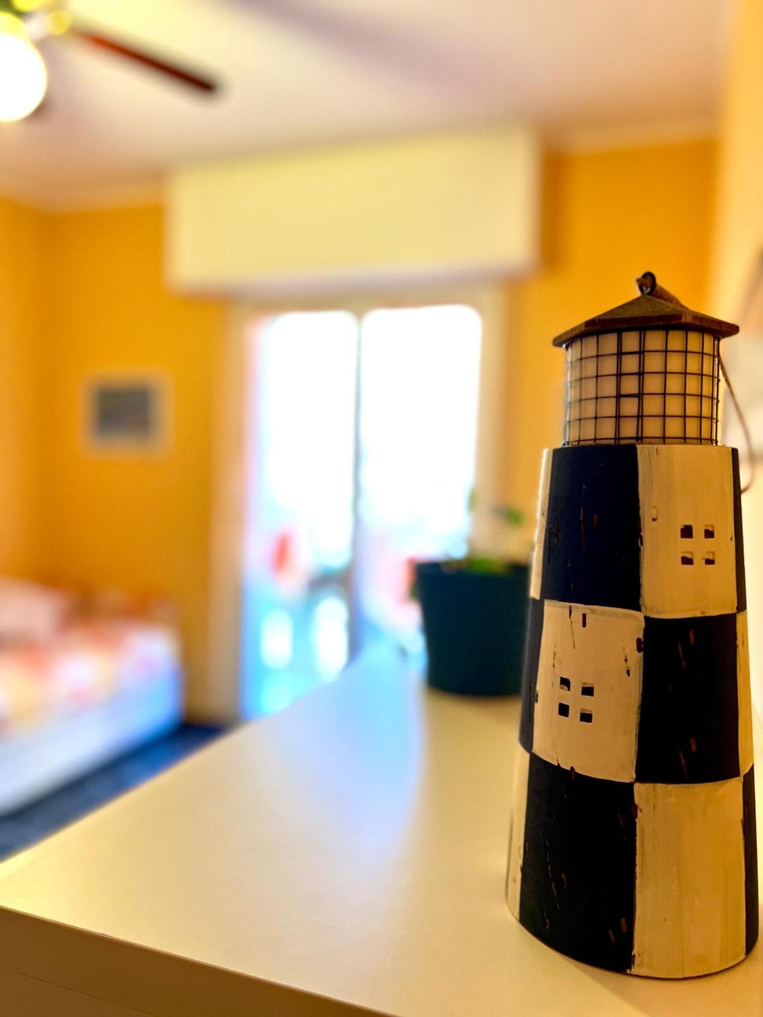 Appartement La Stella Marina - 150 Metri Dal Mare Con Box Auto à Spotorno Extérieur photo