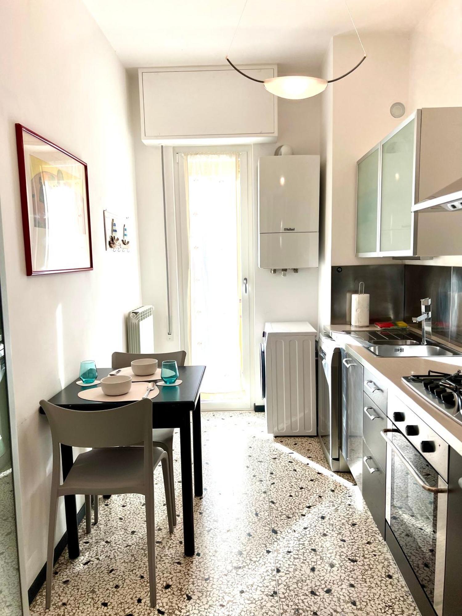 Appartement La Stella Marina - 150 Metri Dal Mare Con Box Auto à Spotorno Extérieur photo